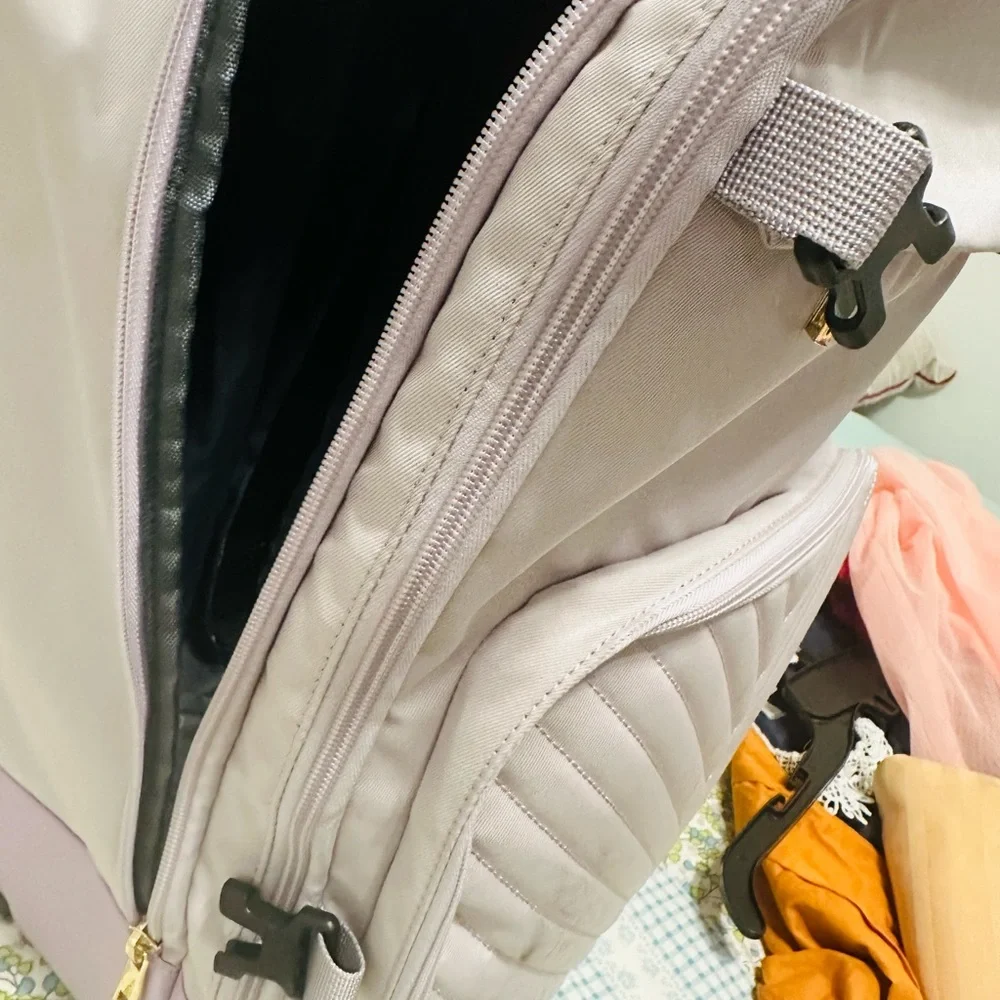 Carryon / backpack / airport small  luggage - Picture 4 of 10